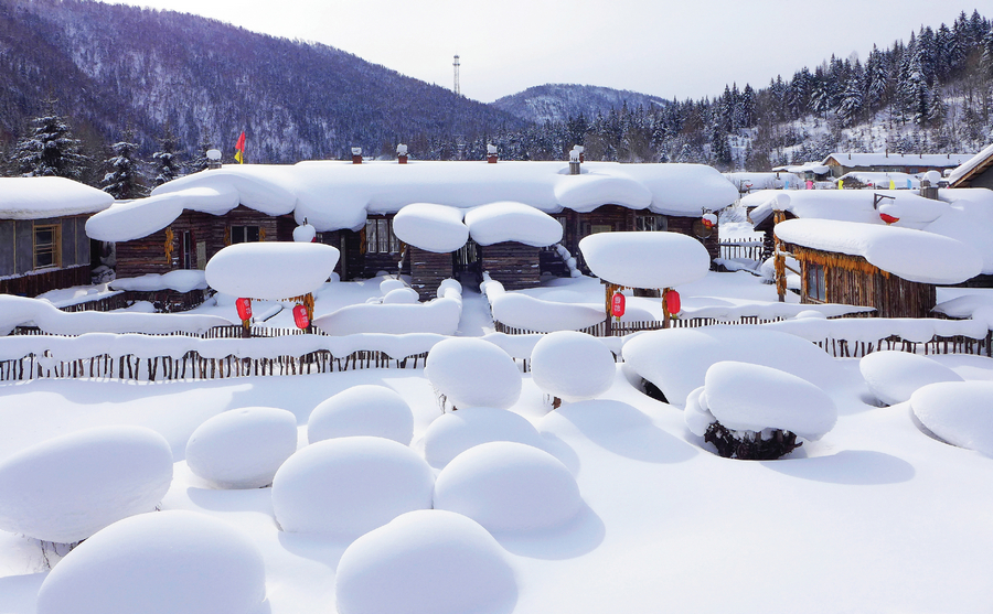 农家院摄影基地是雪乡最著名的场景（黑龙江省牡丹江市双峰林场）.jpg