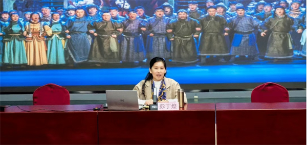 彭丁煌委员：戏剧舞台上的“织梦人”