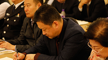 市政协十三届二次会议举行“贯彻落实北京城市总体规划，提高城市精治共治法治水平”专题座谈会