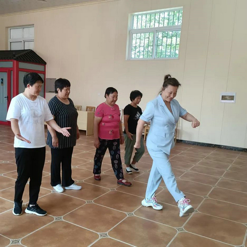 把艺术“送”到乡间“种”进地里 北京市政协委员小香玉以文艺助力乡村振兴