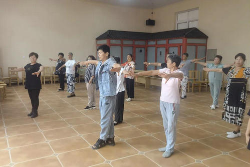 把艺术“送”到乡间“种”进地里 北京市政协委员小香玉以文艺助力乡村振兴