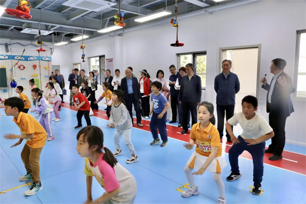 北京日报专刊｜让体育赛事助推全民健身、激活产业动能、彰显城市魅力市政协议政建言——激活“双奥遗产”构建“大体育”格局(图1)