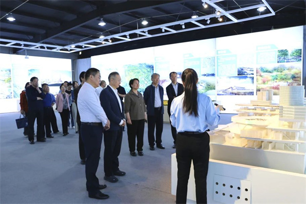 以公共艺术扮靓城市副中心——市政协文旅卫体和文史委召开情况通报会并开展调研