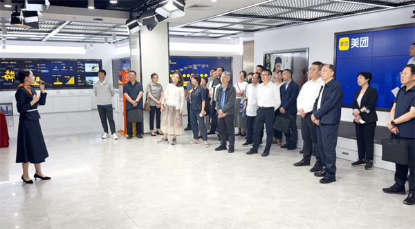 聚焦电动自行车交通安全管理——市政协民主监督小组赴美团公司、朝阳交通支队调研.png