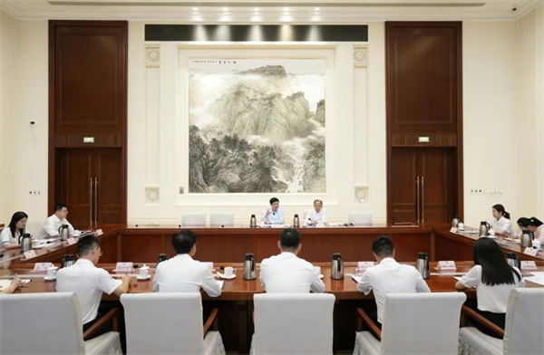 深入贯彻中央八项规定精神 奋发有为推动政协工作高质量发展 魏小东为市政协机关年轻干部讲学习教育专题党课.png