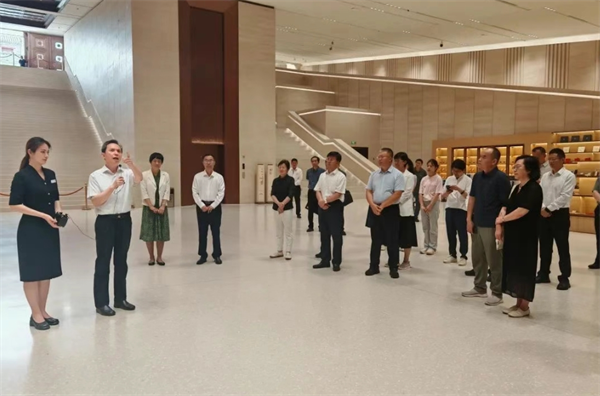 北京市政协委员参观中国人民抗日战争纪念馆