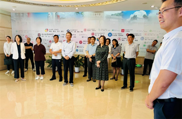 市政协委员视察北京市2025年高招录取工作.png