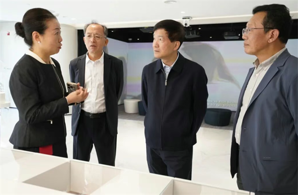 市政协主席魏小东走访新的社会阶层人士委员