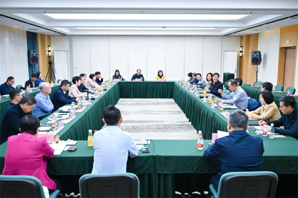 发挥界别优势 当好联系首都职工群众的桥梁纽带——市政协工会界别委员开展学习调研活动