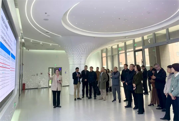 市政协科教委聚焦培育壮大新兴产业和未来产业赴大兴区开展专题学习调研.png