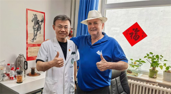 齐越峰委员：指尖正骨传非遗