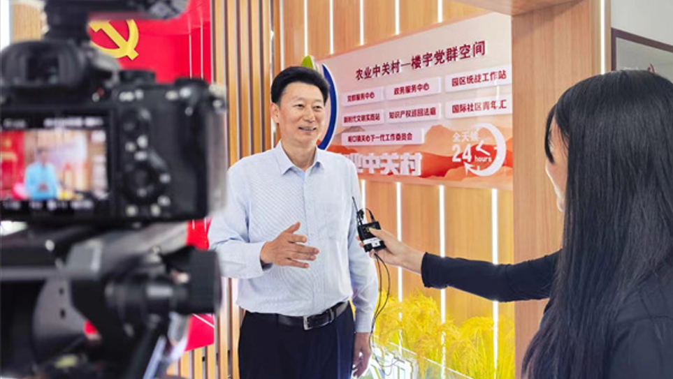 郎晓雷委员：融通经纬献良策