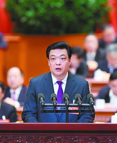 全国政协十二届五次会议举行第四次全体会议 第一个走上发言席的吉林