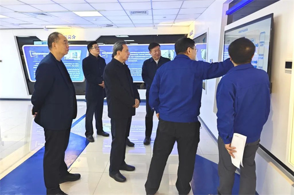 市政协副主席卢彦带队走访刘郁委员.jpg