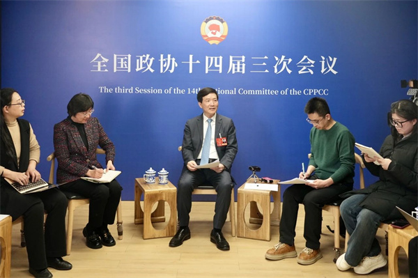 魏小东接受部分媒体采访：市政协今年将每月开展“行走中的学习”.jpg