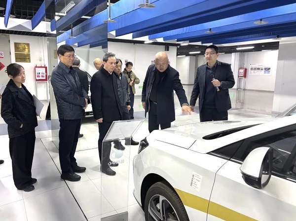 发挥科创平台作用 推动新质生产力发展.jpg