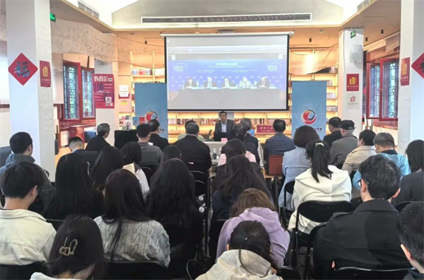 增强民族自信 勇担历史使命——市政协新闻出版界委员工作室举办专题讲座.png