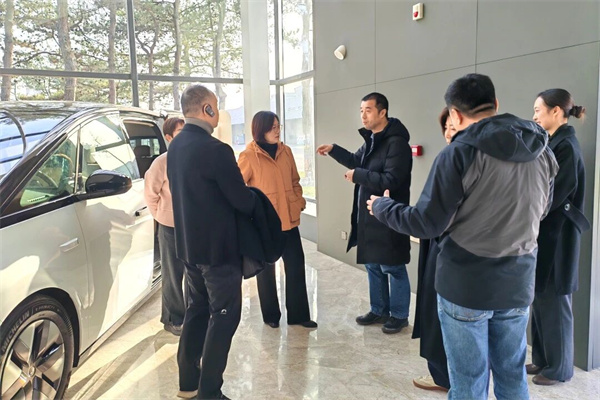 市政协副主席郭延红走访看望新的社会阶层人士委员