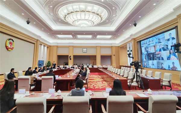市政协召开港澳委员、港澳台侨和对外友好工作顾问情况通报会