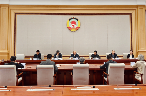 向港澳台侨和对外友好工作顾问介绍有关情况——市政协召开北京市“两会”精神通报会