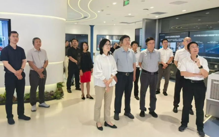 市政协、九三学社市委聚焦教育科技人才一体发展召开调研座谈会